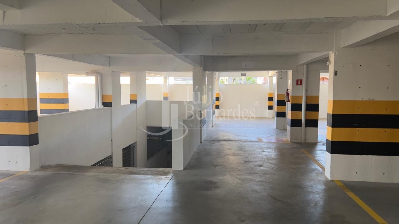 Garagem ampla